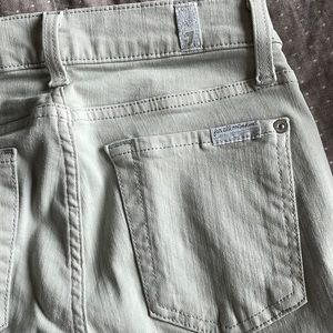 7 for all mankind. Size 23. Like new. Never worn.